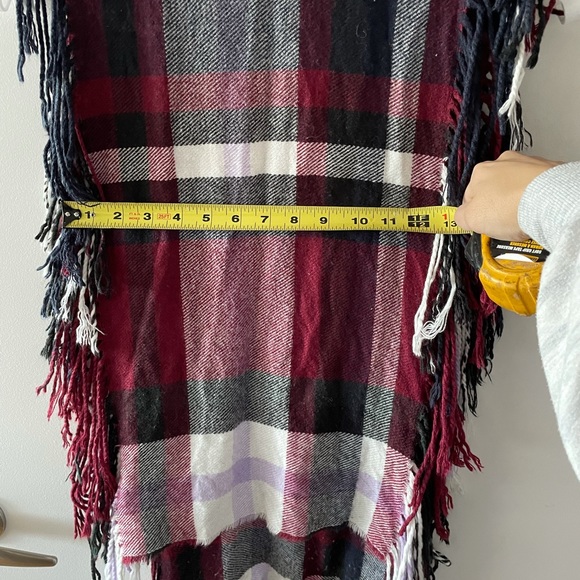 Wrap around scarf - Picture 3 of 3
